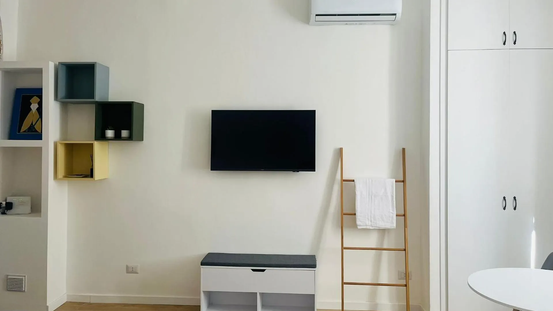 Lomat Apartment Milano 0*,  Italia